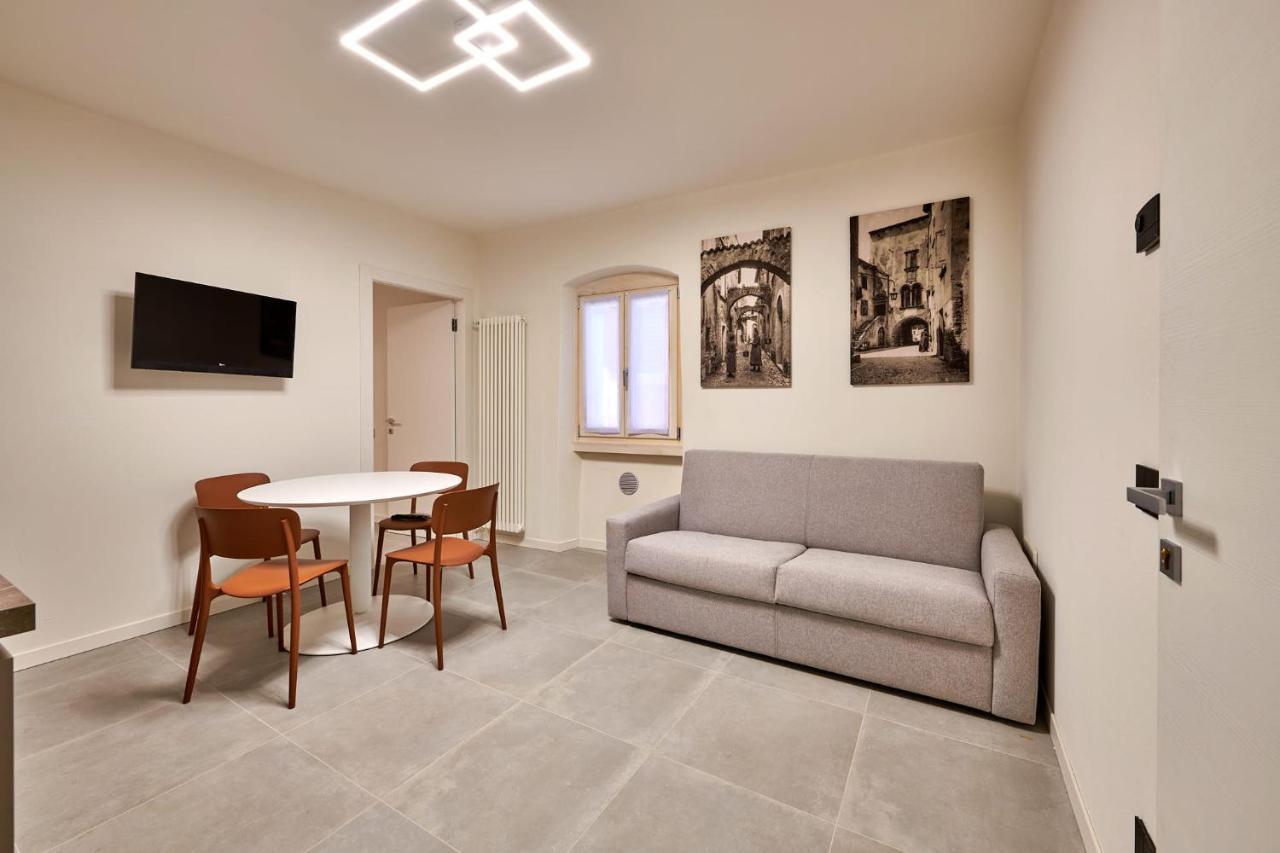 Apartmentsgarda - Residenza Mercanti Екстер'єр фото