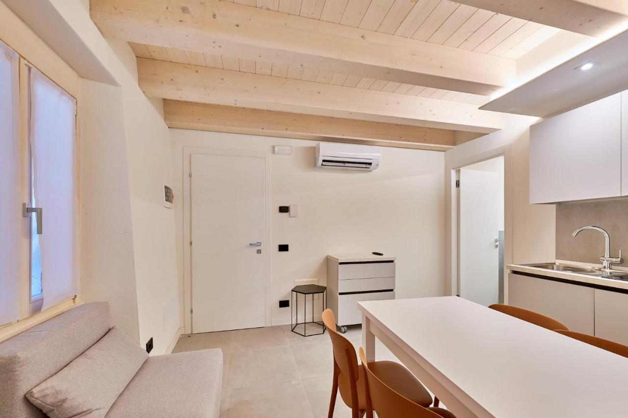 Apartmentsgarda - Residenza Mercanti Екстер'єр фото