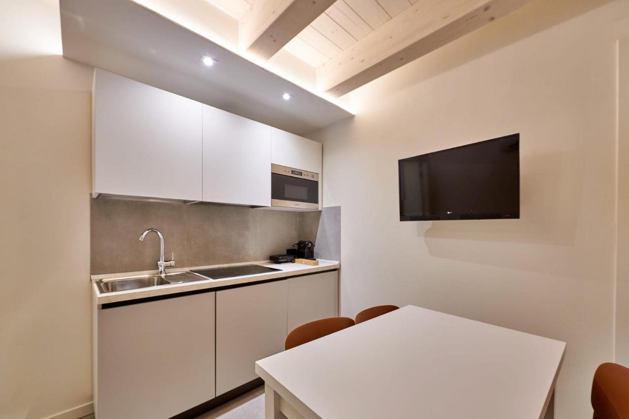 Apartmentsgarda - Residenza Mercanti Екстер'єр фото