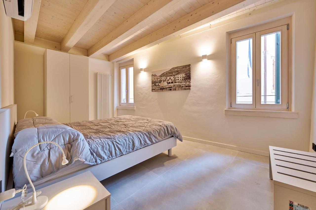 Apartmentsgarda - Residenza Mercanti Екстер'єр фото